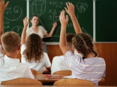 Rewolucja w szkołach! Uczniowie żegnają się z 45-minutowymi lekcjami