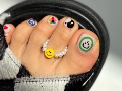 Nail art na pedicure – najgorętszy trend i wzory paznokci u stóp na lato 2025