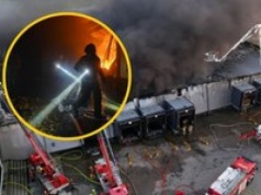 Wielki pożar hali na Kaszubach opanowany. Trwają poszukiwania strażaka