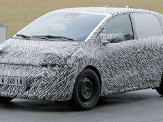 Nowe Renault Twingo (2026) przechodzi testy. IV generacja w stylu retro