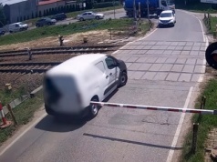 Wystarczył jeden zły manewr. Opóźnił 42 pociąg i dostał 2 tys. zł mandatu