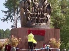 Ukrainiec zatrzymany za dewastację pomnika ofiar rzezi wołyńskiej