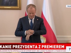 Donald Tusk przybył na spotkanie z Nawrockim. Prezydent kazał na siebie czekać