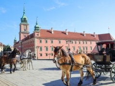 Warszawa znów zmienia się w XIX-wieczną scenografię filmową. Mamy zdjęcia z nowego filmu 