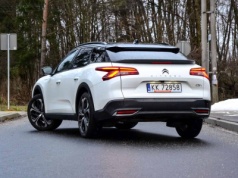 Ile kosztuje używany Citroën C5 X? Młody rocznik, niewielki przebieg i przystępna cena