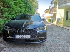 Ile pali w pełni załadowany DS 9 1.6 225 KM EAT8 marki DS Automobiles na długim dystansie?