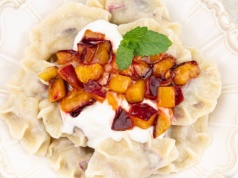 Pierogi ze śliwkami