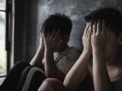 Sodomita zamknął dwójkę dzieci w klatce