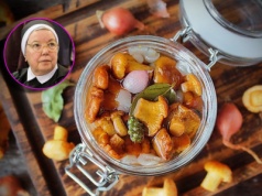 Przepis na grzyby marynowane w occie według siostry Anastazji. Idealna przekąska na koniec lata