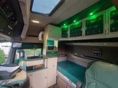 DAF XG z kuchnią i umywalką – kierowca sam zbudował sobie meble do kabiny