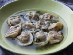 Pierogi ruskie mają mocną konkurencję. Na obiad robię kreplachy z mięsnym farszem