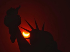 Z ostatniej chwili: Spadki na Wall Street, Bitcoin spada. 'Czerwony alarm’. Panika przed Jackson Hole?