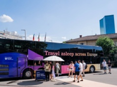 W trasę po Europie ruszają sypialne autobusy. Z barem i przebieralnią
