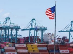 Trump cichaczem rozszerzył cła na stal i aluminium. Objęły one także gaśnice