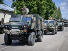 Kolumny wojskowych pojazdów na podkarpackich drogach. Ćwiczenia reakcją na działania Rosji