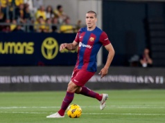 Barcelona rozwiązuje kontrakt z pomocnikiem
