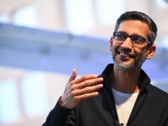 Google z nowymi smartfonami AI. Koncern zaskoczył składanym urządzeniem