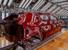 Elektryczny EV4 zjeżdża już z taśm fabryki na Słowacji