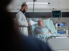 Poważne konsekwencje zmian w ochronie zdrowie. Uderzą w pracowników i pacjentów