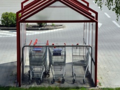 Skandal w supermarkecie. Pobił klientkę na oczach jej dzieci, a potem wrócił na kasę