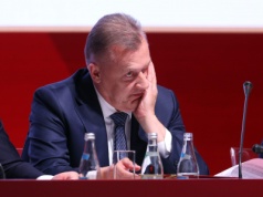 Kulesza 2024: „Nie znam Mejzy”. Kulesza 2021: śpiewa z nim Barkę?