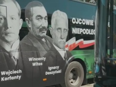 „Razem dbajmy o naszą historię” – wizerunki polskich bohaterów na otwockich autobusach