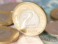 Kurs złotego (21.08.2025 r.). Dolar zyskuje, co z euro?