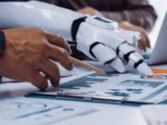 „AI mnie poniża”. Polacy mówią, jak sztuczni asystenci niszczą im pracę