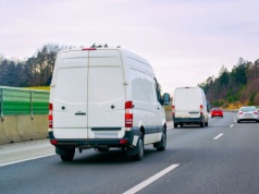 Biała furgonetka widzi wszystko. Wypuścili na drogi nową broń przeciw piratom