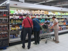 Król drożyzny wraca na tron. Kolejne podwyżki mocno uderzą w domowe budżety Polaków