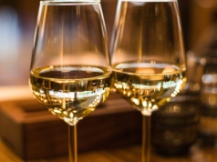 Prof. Balwicki: podwyższenie akcyzy na alkohol obniża koszty społeczno-ekonomiczne