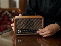Jak tam mają się taneczne brzmienia w polskich radiostacjach w ostatnich miesiącach? Sprawdzamy