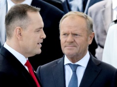 Deportacyjne wzmożenie. Dlaczego rząd Tuska wkłada tę szpetną maskę? To niemądra strategia