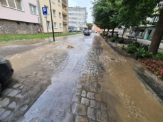 Rzeka popłynęła ulicą Bohaterów Getta [FOTO]