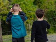 Nie wydzwaniam do dziecka na koloniach. To nie więzienie, żeby codziennie meldować się mamie