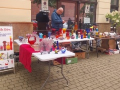 Huczna, głośna zabawa i powiew nostalgii w Bydgoszczy! Trwa święto ulicy Gimnazjalnej [zdjęcia]