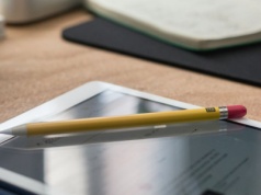 iPad vs. tablet z Androidem – który lepiej sprawdzi się w szkole?