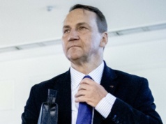 Sikorski wspiera Ukrainę w Dzień Niepodległości. Padły mocne słowa