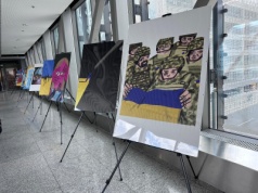 Ukraińska sztuka w Kraków Airport. Wystawa wspiera walczący kraj (ZDJĘCIA)