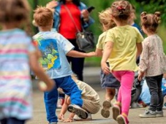 Edukacyjny wyścig zbrojeń. Dzieci uzbrojone w trzeci język i podstawy programowania idą do przedszkola