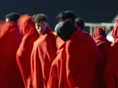 Hiszpania rozpoczyna redystrybucję nieletnich migrantów