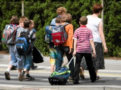 Ostatni tydzień wakacji. Oto, co rodzice powinni zrobić w dniu rozpoczęcia szkoły
