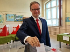 Kamil Żbikowski wygrywa wybory w Zabrzu