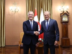 Premier Tusk spotkał się z premierem Kanady. O czym rozmawiali?