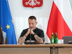 Zawieszony poseł KO wściekły na biskupów. „Absurd, idiotyzm, głupota i kłamstwo”