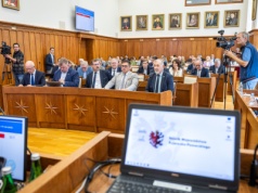 Radni sejmiku województwa debatowali o infrastrukturze. Samorząd przygotowuje „pakiet kolejowy”