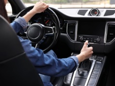 Awaria „automatu”? Sprawdź, kiedy regeneracja skrzyni biegów opłaca się bardziej niż zakup nowej