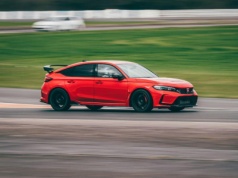 Oferta pracy: mechanik, budowa aut do motorsportu