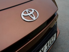 To najpopularniejszy model Toyoty na świecie z napędem hybrydowym. Będziecie zaskoczeni