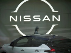 Niespodziewany ruch Mercedesa. Nissan zostaje sam?
